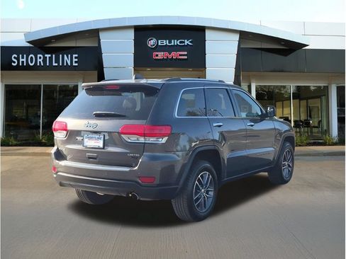Used 2018 Jeep Grand Cherokee Limited w/ Luxury Group II AWD/4WD image 3