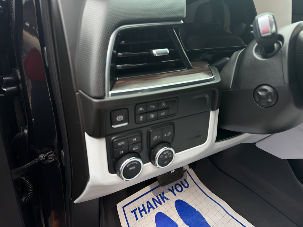 Used 2025 Chevrolet Tahoe Premier AWD/4WD image 19