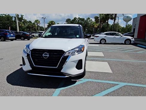 New 2025 Nissan Kicks Play S image 20