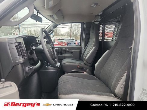 Used 2024 GMC Savana 2500 w/ Driver Convenience Package image 14