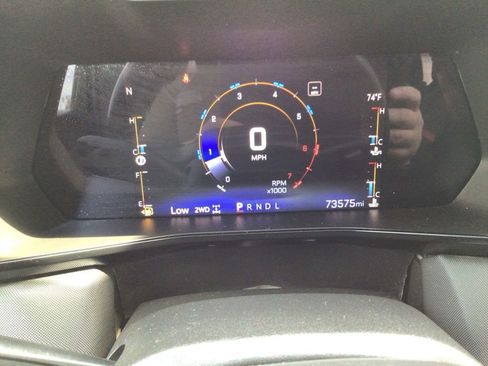 Used 2023 Chevrolet Colorado Z71 w/ Z71 Convenience Package 2 image 12