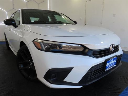 Used 2023 Honda Civic Sport image 3