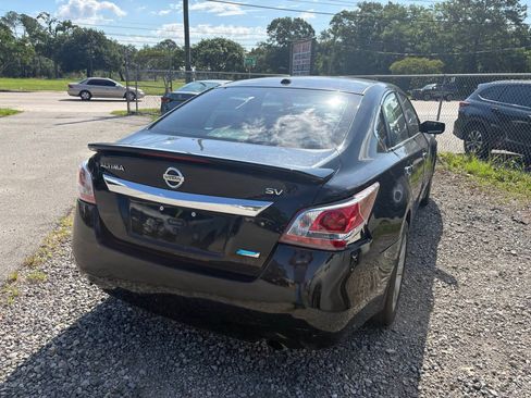 Used 2017 Nissan Altima 2.5 SR w/ Midnight Edition Package FWD image 7