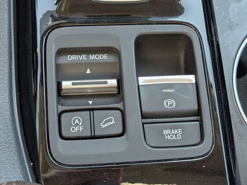 Used 2023 Honda Pilot Elite image 25