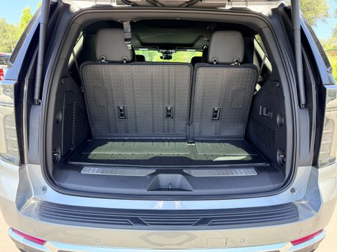 New 2026 Chevrolet Tahoe High Country AWD/4WD image 7