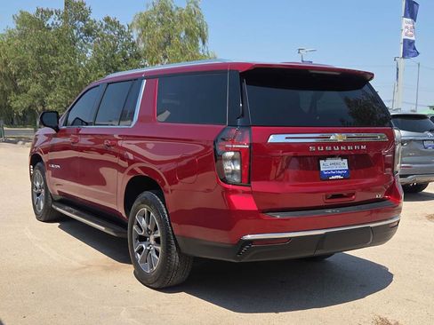 Used 2024 Chevrolet Suburban LT w/ LT Signature Package RWD image 6