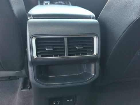 Certified 2024 Volkswagen Atlas Cross Sport SE image 30