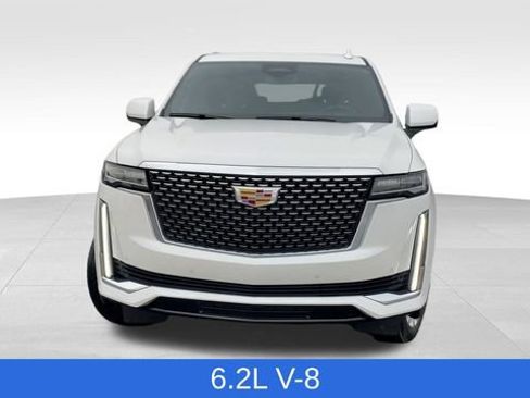 Used 2023 Cadillac Escalade ESV Luxury AWD/4WD image 3