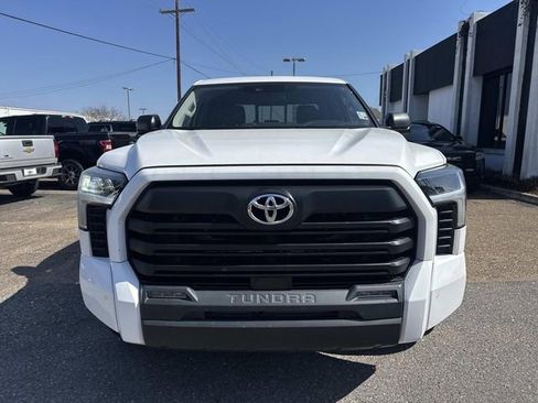 Used 2022 Toyota Tundra SR5 w/ SR5 Convenience Package image 2