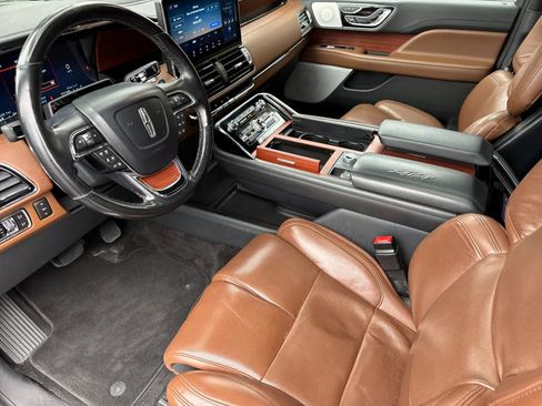 Used 2022 Lincoln Navigator Reserve AWD/4WD image 11