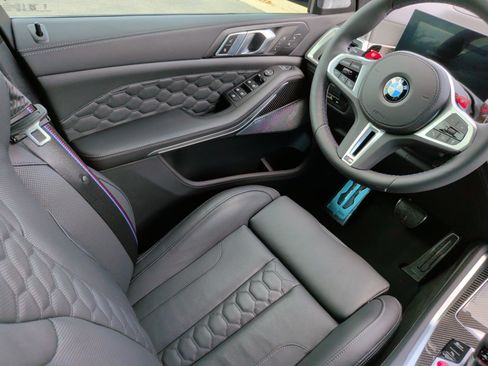 Used 2026 BMW X5 M Competition w/ Executive Package image 37