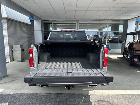 Used 2024 Chevrolet Silverado 1500 High Country AWD/4WD image 34