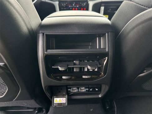 New 2025 Jeep Grand Cherokee Limited image 11