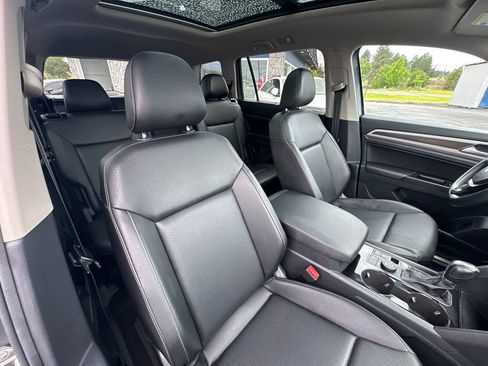 Used 2019 Volkswagen Atlas SEL R-Line AWD/4WD image 28