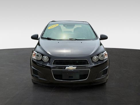 Used 2016 Chevrolet Sonic LT w/ Driver Confidence Package FWD image 2