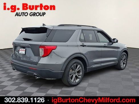 Used 2021 Ford Explorer XLT w/ Equipment Group 202A image 6