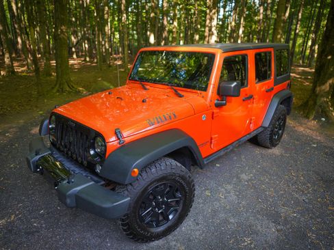 Used 2015 Jeep Wrangler Unlimited Sport AWD/4WD image 10
