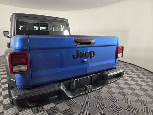 Used 2020 Jeep Gladiator Sport AWD/4WD image 6