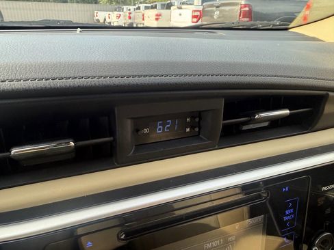 Used 2017 Toyota Corolla XLE FWD image 26
