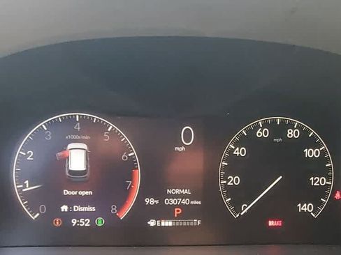 Used 2024 Honda Pilot Touring image 15