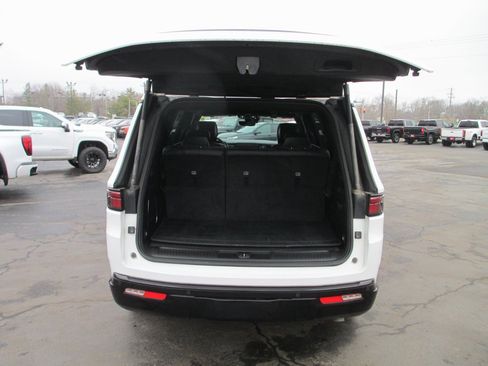 Used 2024 Jeep Wagoneer Series II image 8