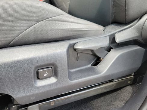 Certified 2024 Toyota Tacoma SR AWD/4WD image 16