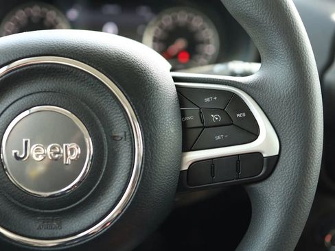 Used 2023 Jeep Renegade Latitude AWD/4WD image 20