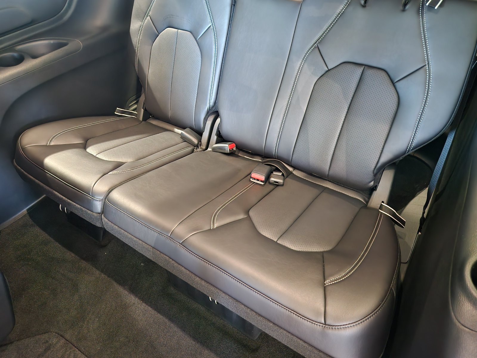 New 2027 Chrysler Pacifica Select FWD image 40