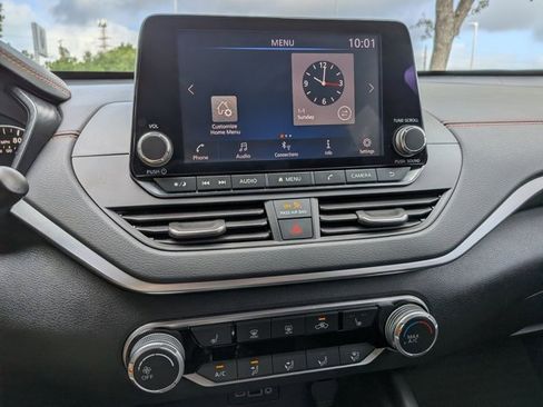 Used 2022 Nissan Altima 2.5 SR w/ Midnight Edition Package image 10