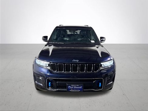 Used 2023 Jeep Grand Cherokee Overland w/ Advanced Protech Group III AWD/4WD image 3