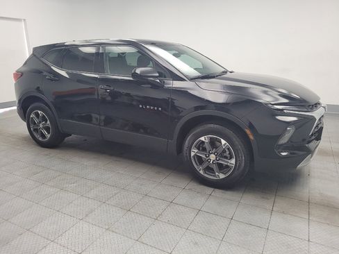 Used 2025 Chevrolet Blazer LT FWD image 11