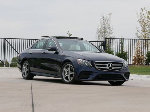 Used 2020 Mercedes-Benz E 350 Sedan image 2