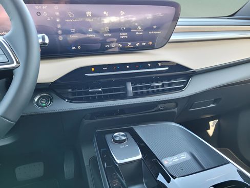 New 2026 Buick Enclave Preferred w/ Power Package image 25