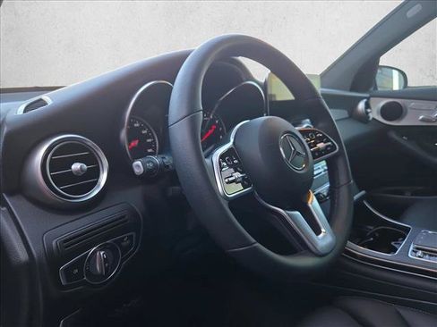 Certified 2022 Mercedes-Benz GLC 300 image 9