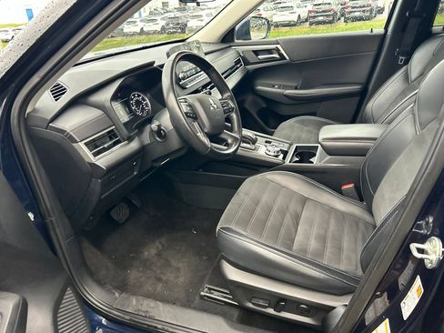 Used 2024 Mitsubishi Outlander SE FWD image 6