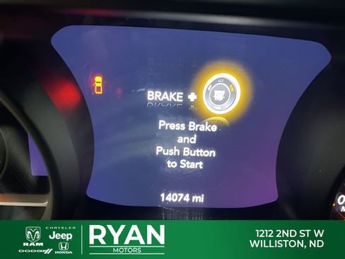 Used 2024 Jeep Gladiator Sport image 3