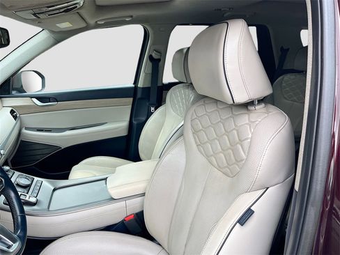 Used 2022 Hyundai Palisade Limited image 18