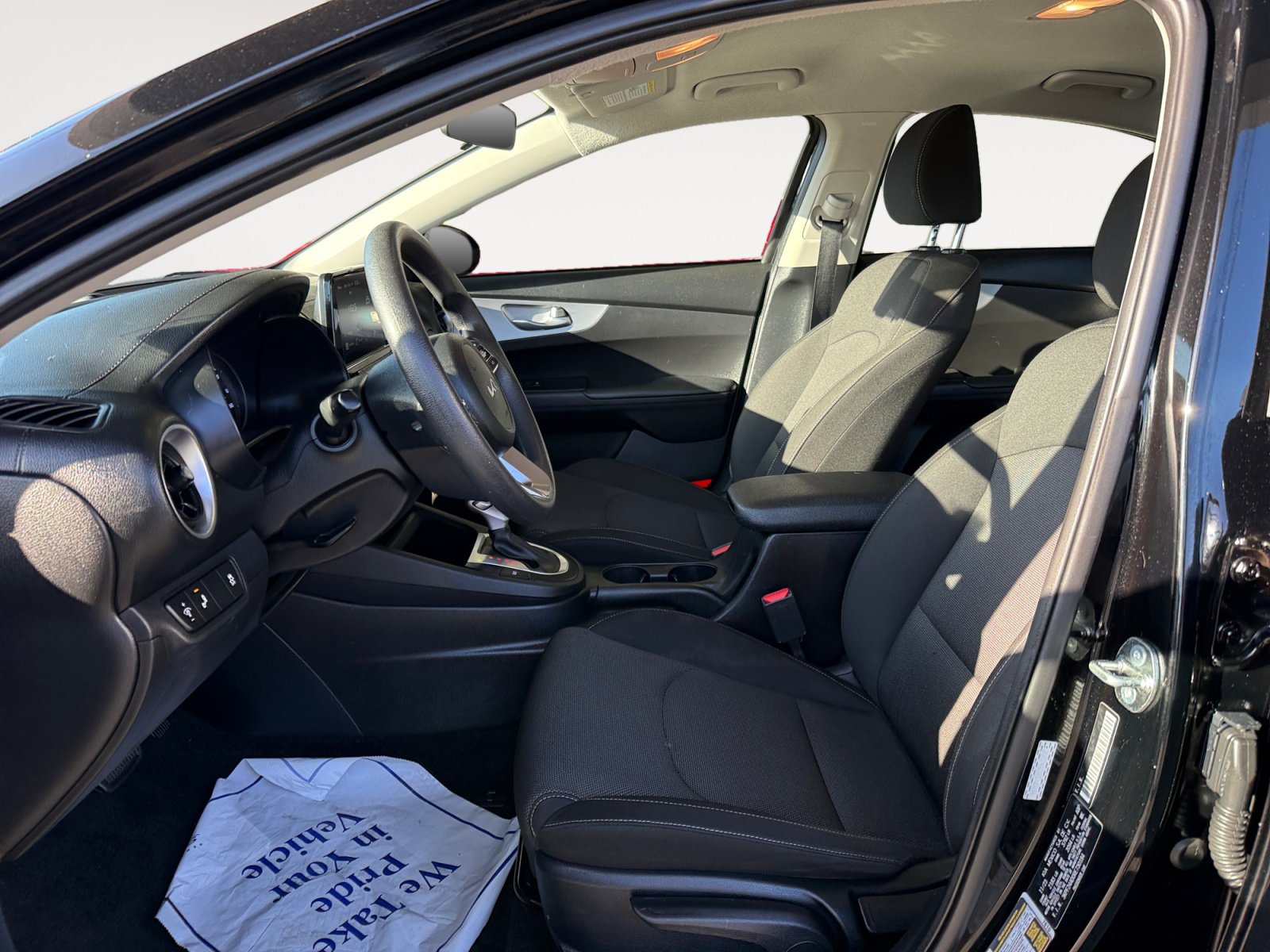 Used 2024 Kia Forte LXS w/ LXS Technology Package FWD image 10