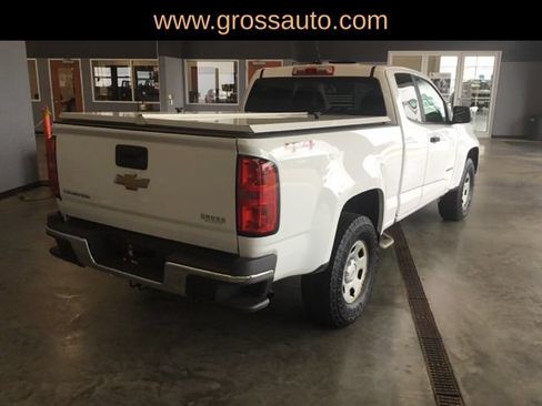 Used 2017 Chevrolet Colorado W/T AWD/4WD image 9