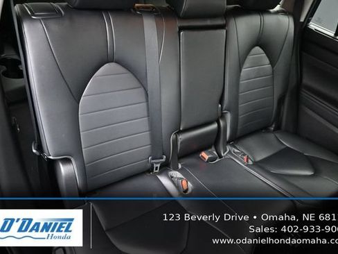 Used 2023 Toyota Highlander XLE AWD/4WD image 44