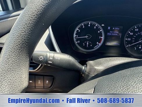 Used 2020 Hyundai Santa Fe SE AWD/4WD image 29