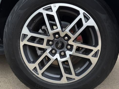 Used 2025 Ford Expedition Active AWD/4WD image 10