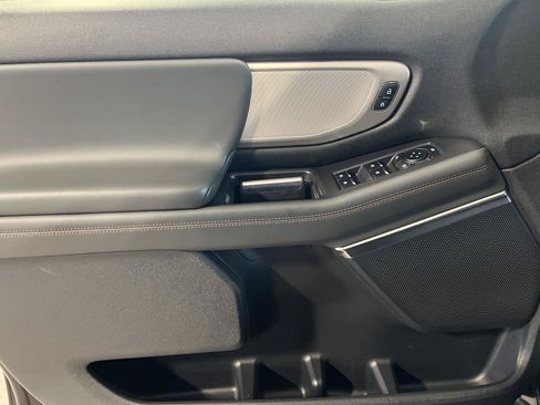 Used 2025 Ford Expedition Active AWD/4WD image 28