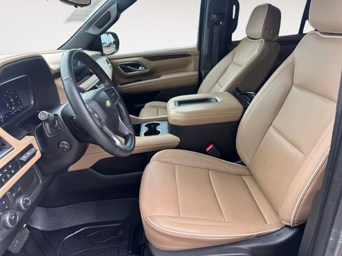 Used 2023 Chevrolet Tahoe Premier w/ Premium Package 2 AWD/4WD image 23