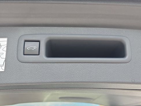 Used 2023 Toyota Highlander Limited FWD image 14