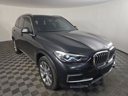 Used 2023 BMW X5 xDrive40i w/ Premium Essential Package image 3