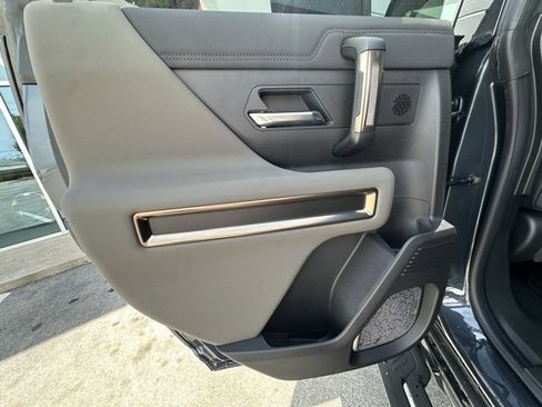New 2025 GMC Hummer EV 2X image 27