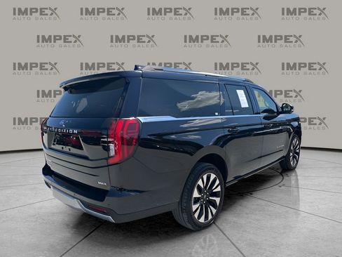 Used 2025 Ford Expedition Max Platinum w/ Driver's Package AWD/4WD image 5