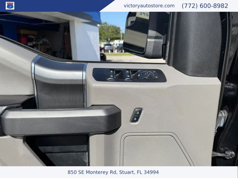 Used 2017 Ford F150 XLT w/ Equipment Group 302A Luxury RWD image 10