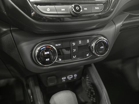 Used 2022 Chevrolet TrailBlazer LT w/ Convenience Package image 25